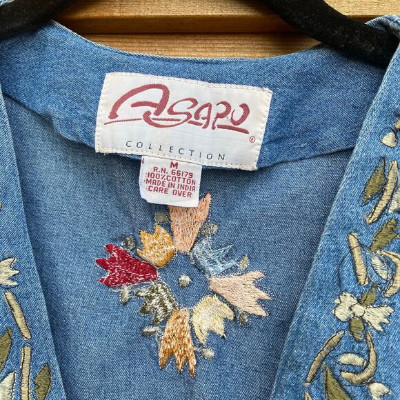 Agapo Embroidered 90's blue jean vest - Picture 3 of 4